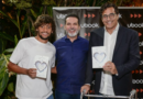 Fernando Moraes lança livro em noite de autógrafo com celebridades